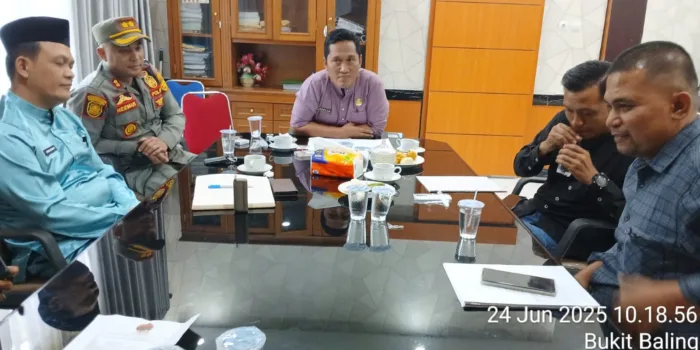 Perwakilan pendemo hearing dgn asisten dan Sekdis Dinkes