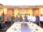 Menteri Koperasi, Budi Arie dan jajaran Dewan Komisioner OJK menggelar pertemuan di kantor Kementerian Koperasi di Jakarta, Senin, 13 Januari 2025. (ist)