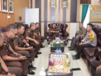 Kapolres Merangin saat berkunjung ke kantor Kejaksaan Negeri Merangin. (ist)